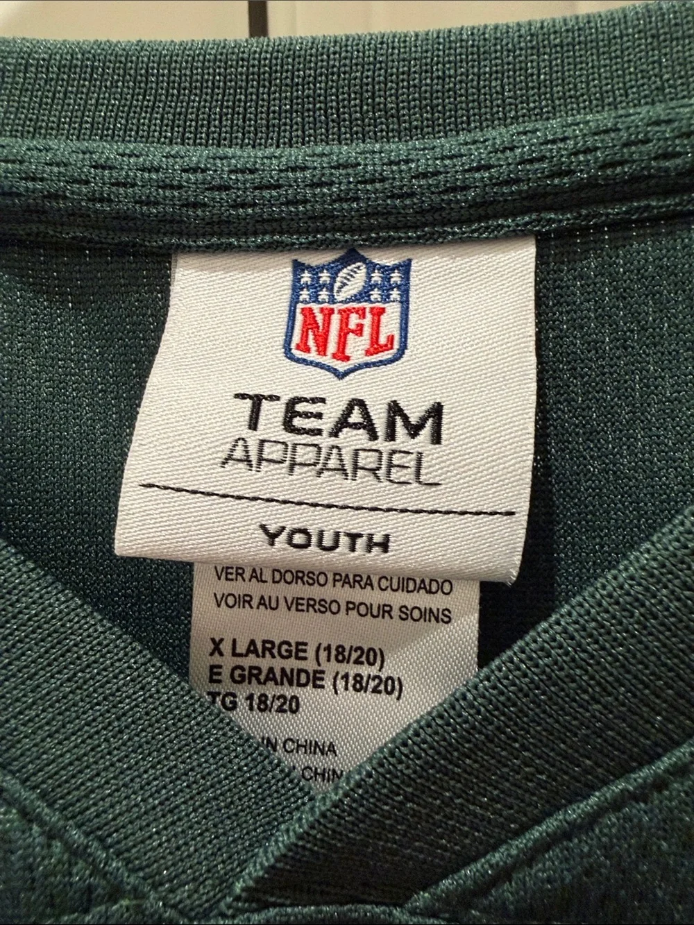 NFL Team Apparel Green Bay Packers football XL 18-20 youth mesh shirt v neck tee